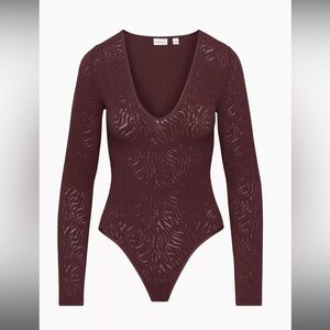 Aritzia | Babaton | NWOT | Shapeless Lace V-Neck | Bodysuit